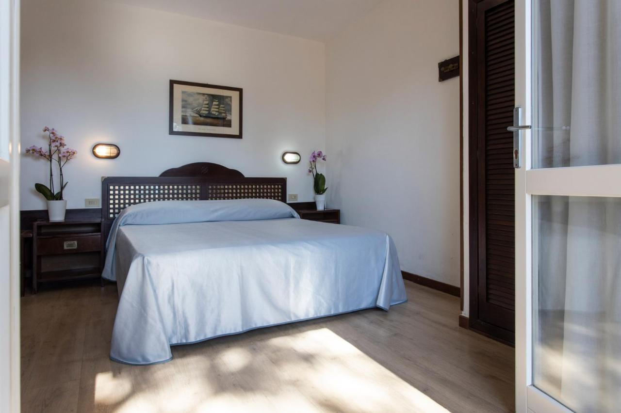 Hotel Antares Capoliveri  Exterior foto